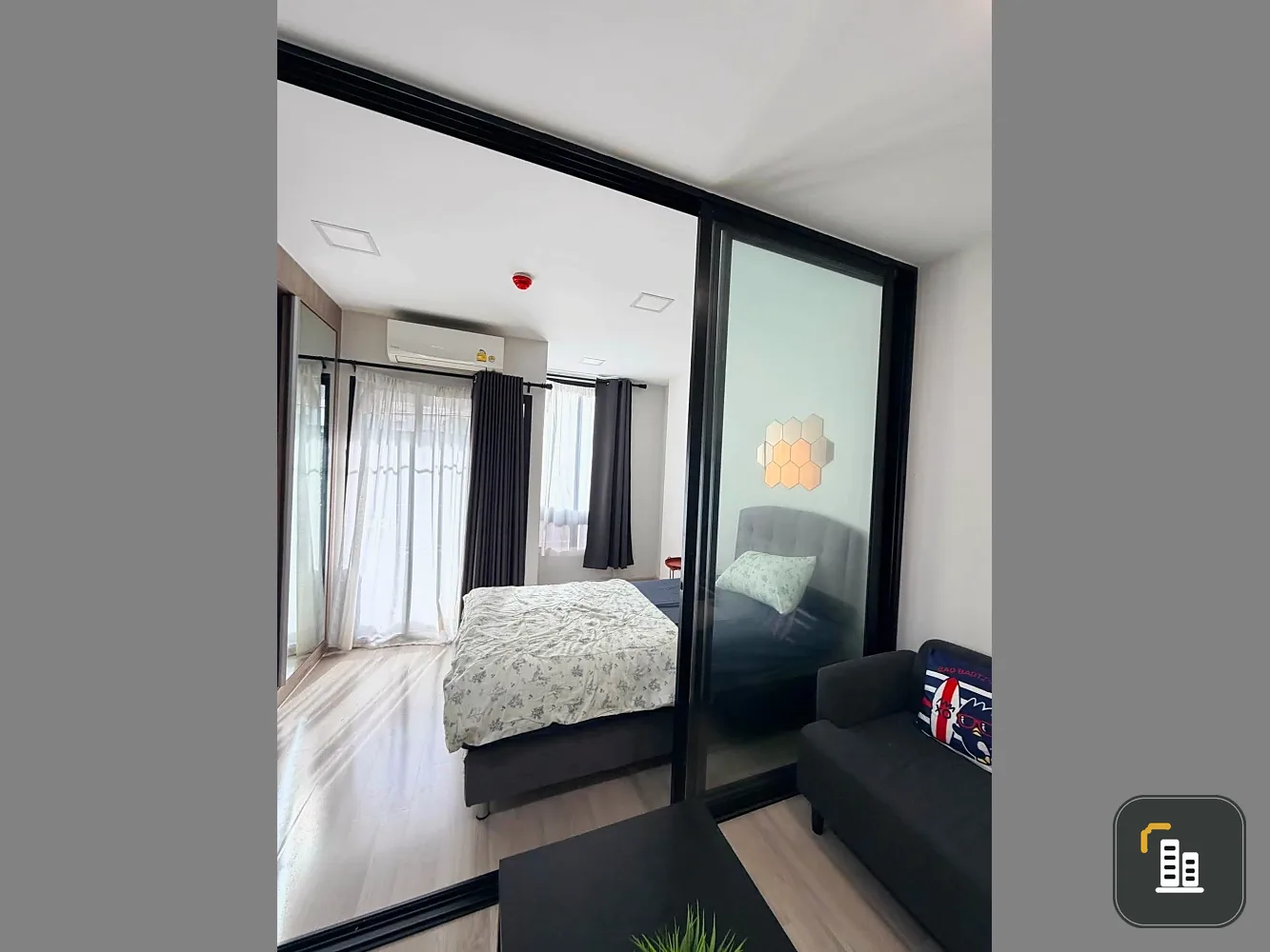 For sale or rent: Plum Condo Saphanmai Station. Beautiful unit, well-partitioned, fully furnished. Book now!