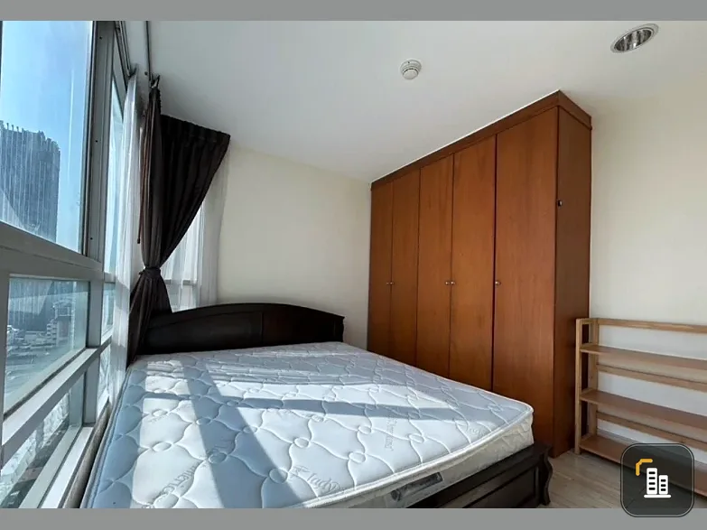 For rent: Baan Pathumwan, 15th floor. A lovely, fully furnished unit. Book now!