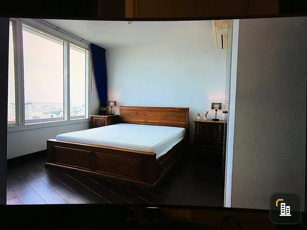 Selling/rent a Watermark Chaophraya River condo. A lovely unit with a walk-in closet in a prime location. Don't miss out!