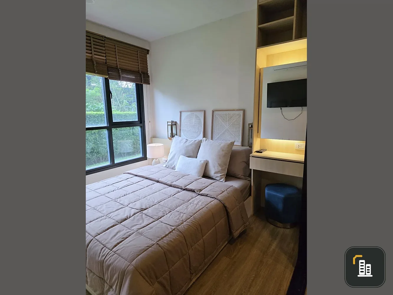 For rent: The Base Park West, beautifully decorated unit with complete amenities at an amazing price. Book yours today!