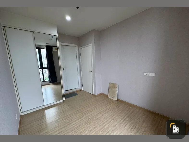 Plum Condo Pinklao Station for sale, 9th floor. A lovely unit at a great price. Interested in owning it? Book now!
