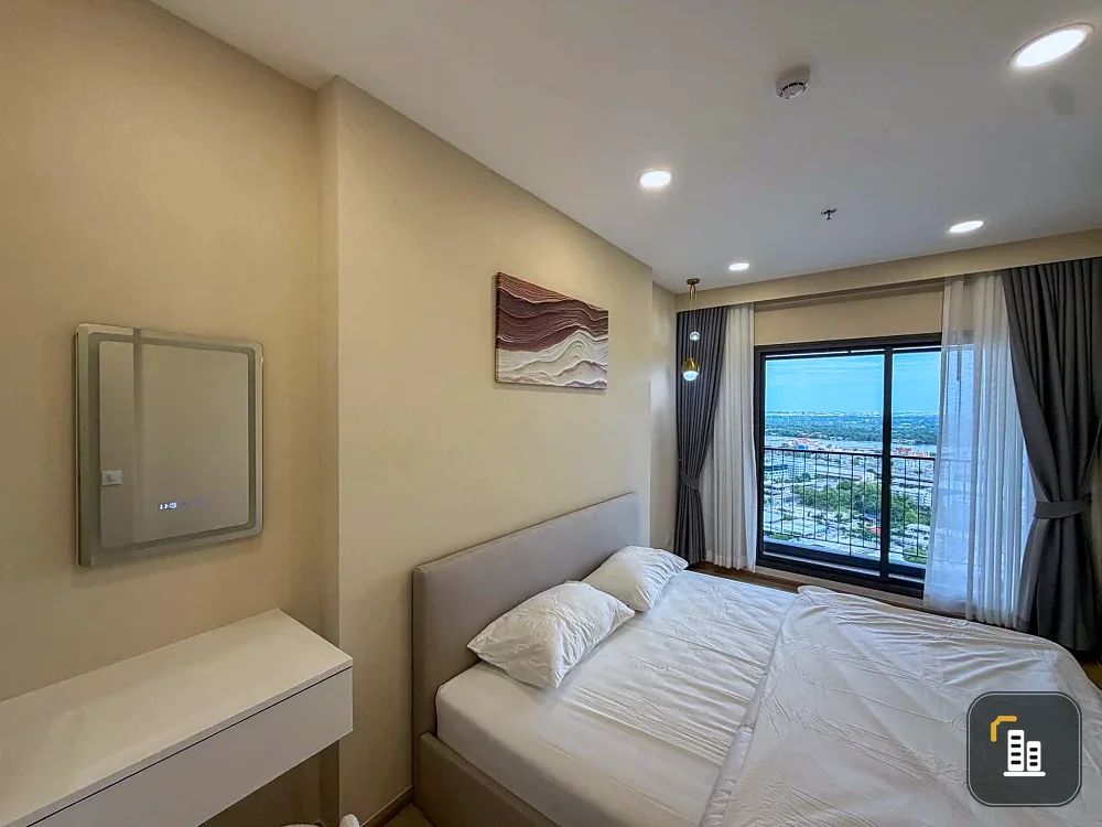 For rent: Life Rama 4 - Asoke, fully furnished. Perfect for those looking for a comfortable living space, not just a place to stay.