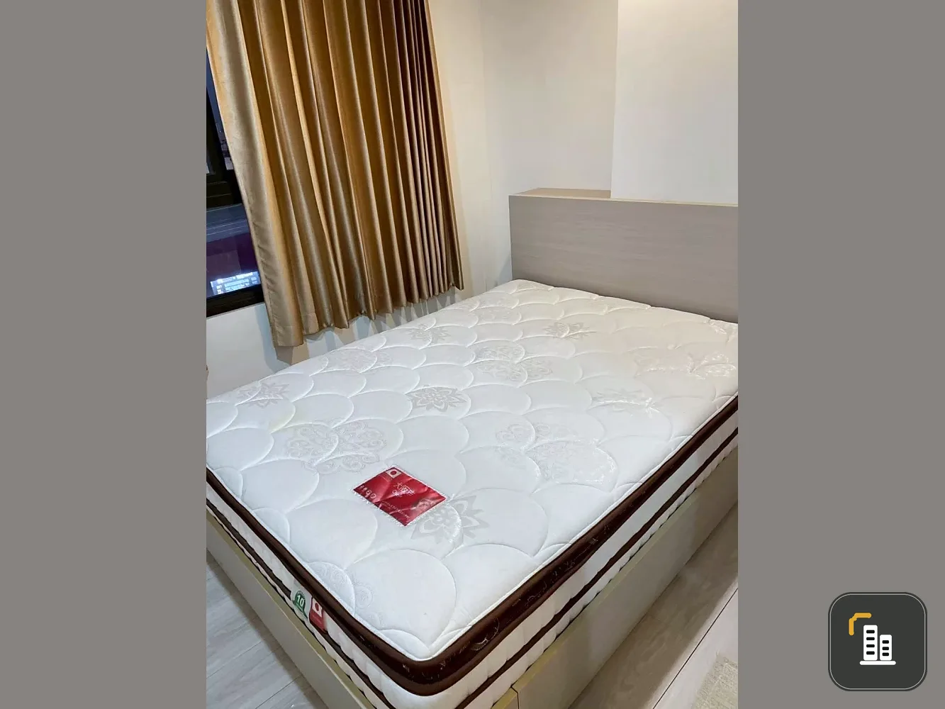 Selling a Skyline Rattanathibet unit on the 14th floor, fully furnished with appliances. Don't miss out!