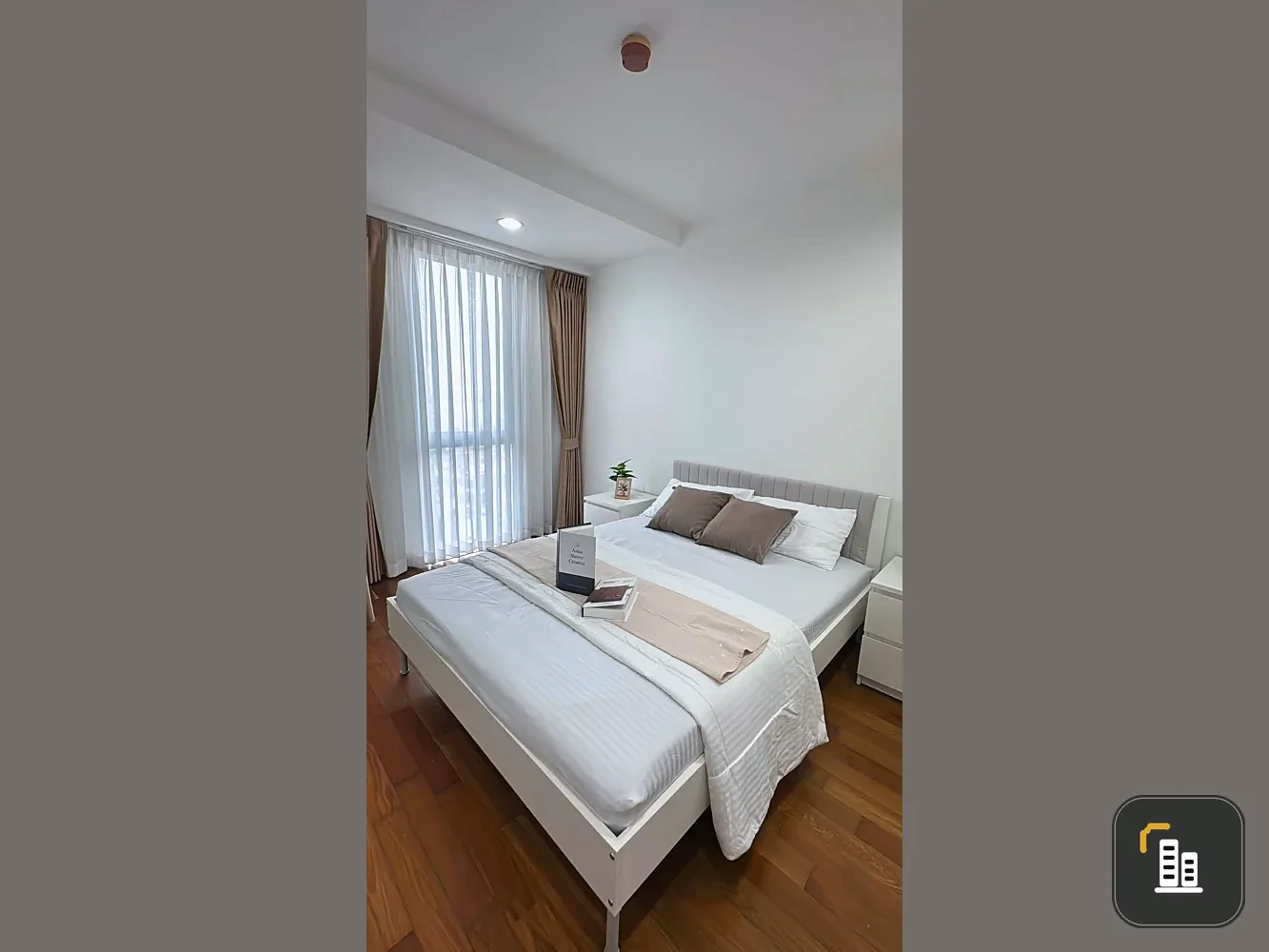 Selling a corner unit at Abstracts Phahonyothin Park. Quiet location, unobstructed city views, bright and airy. Don't miss out!
