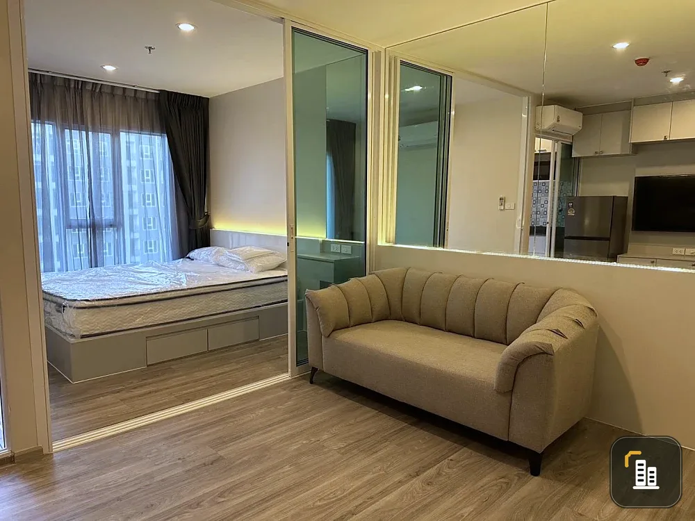 Condo for rent at Regent Home Bangna. Separate partitioned rooms, fully furnished and ready to move in. Everything you need is here. Book now, don't m
