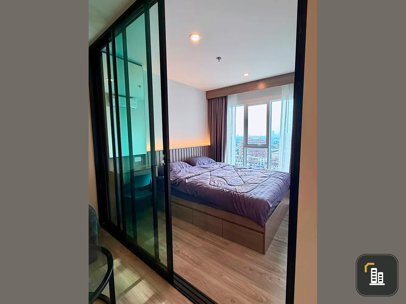 Condo for rent at Regent Home Bangna, high floor, beautiful river view, fully furnished with built-in furniture, ready to move in. Book now!