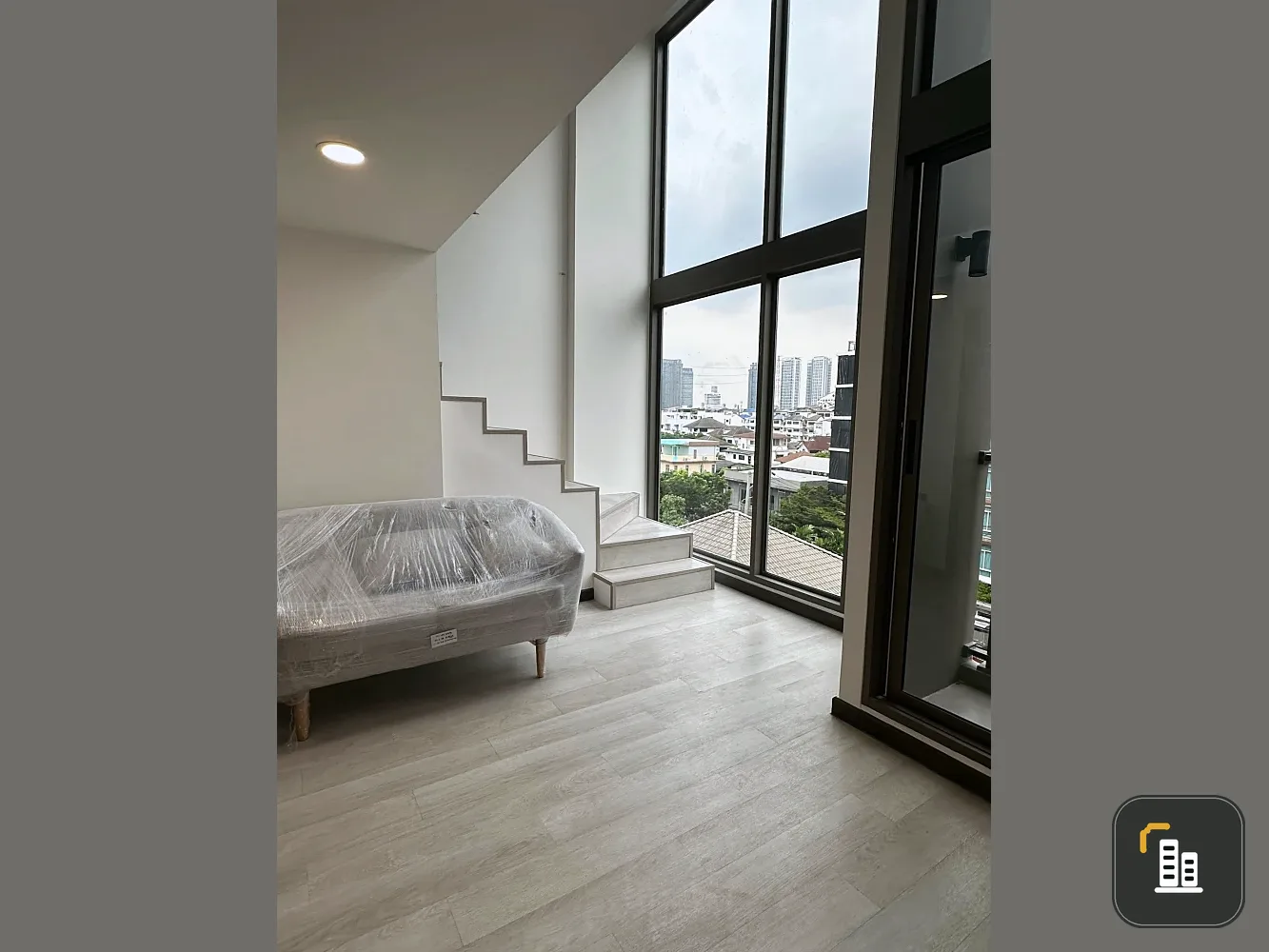 For rent: Groove Vibes Ladprao 18, Duplex Loft condo with high ceilings, spacious and airy, north-facing windows that don't get too much sun and keep