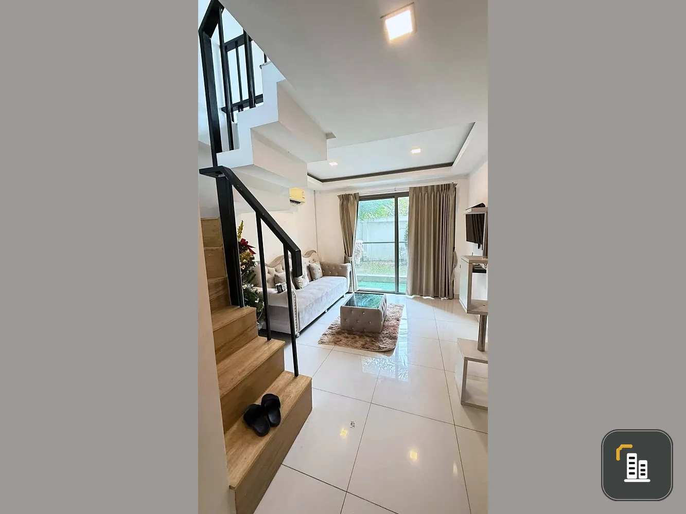 Loft-style unit for rent at Laguna Beach Resort 2 (Jomtien), 1st floor, garden view, fully furnished with high-quality furniture. Book now!