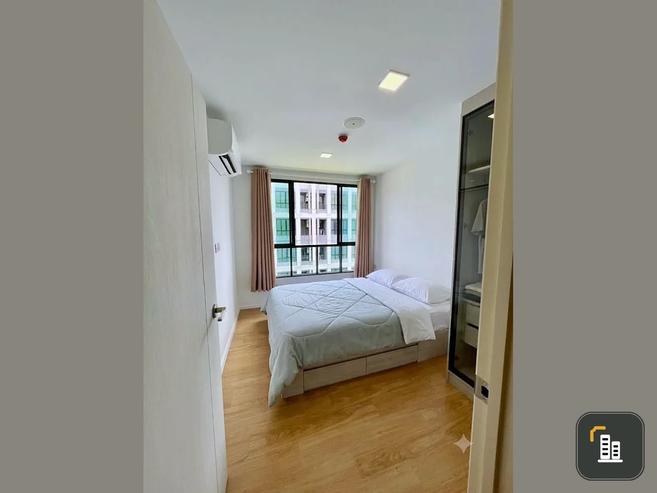 For rent: Atmoz Kanaal Rangsit, 7th floor, fully furnished unit. Very comfortable. Book now! Don't miss out!