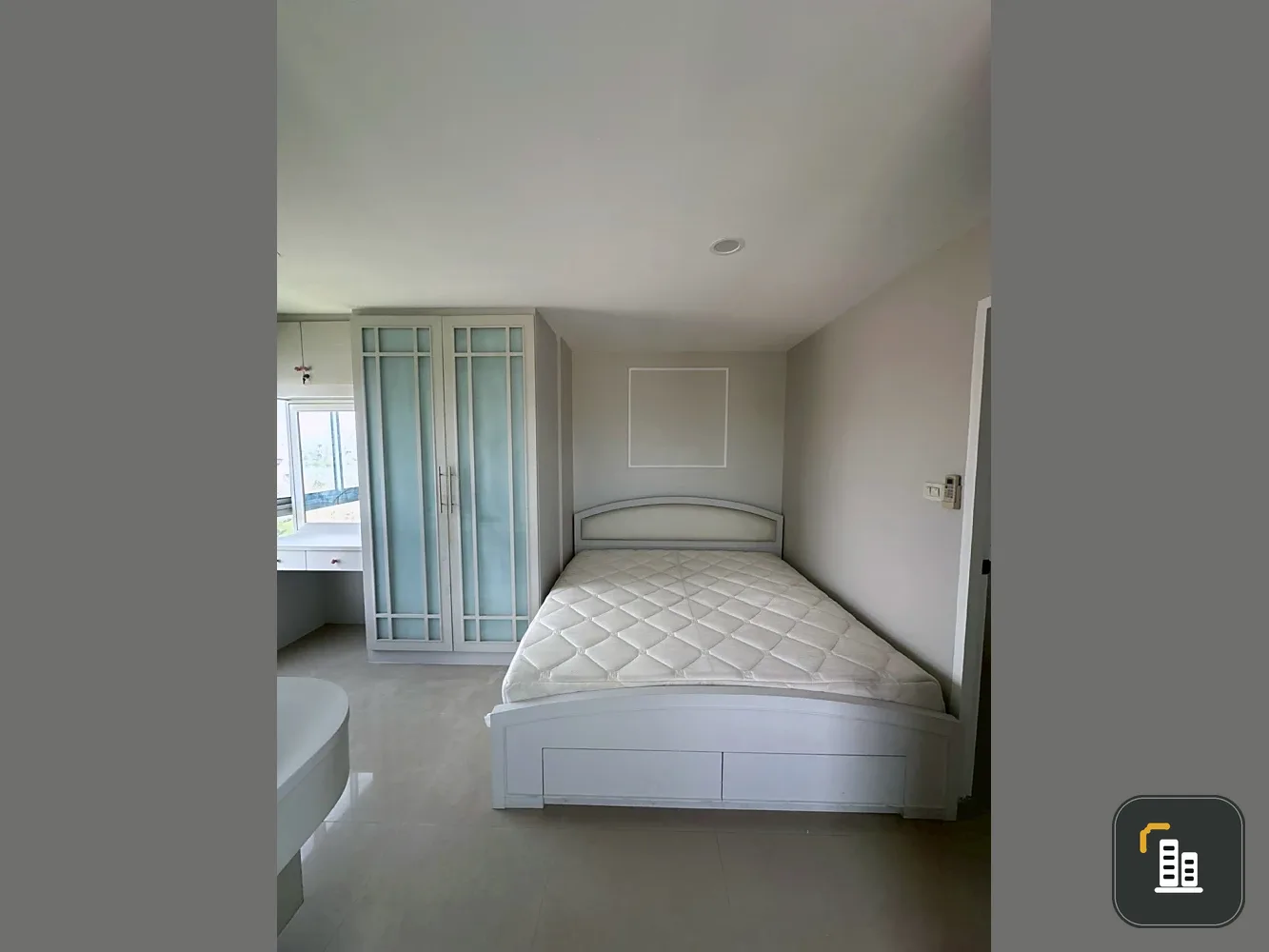 Selling Regent Home 6 Prachachuen, 7th floor. Spacious, uncluttered view. Fully furnished. Book now!