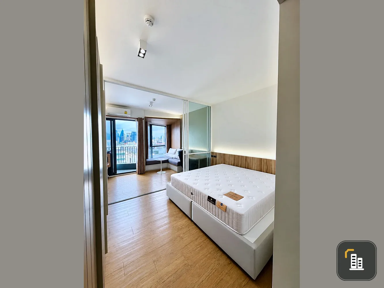 Triple Y Residence, 15th floor, fully furnished apartment for rent. Very comfortable. Book now!