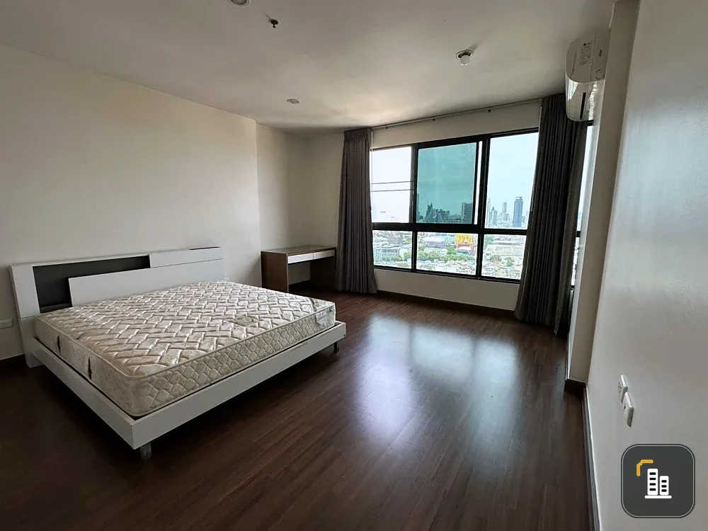 Condo for rent at SUPERALI PREMIERE RATCHATHEW. Spacious and comfortable unit with ample living space. Book now, don't miss out!