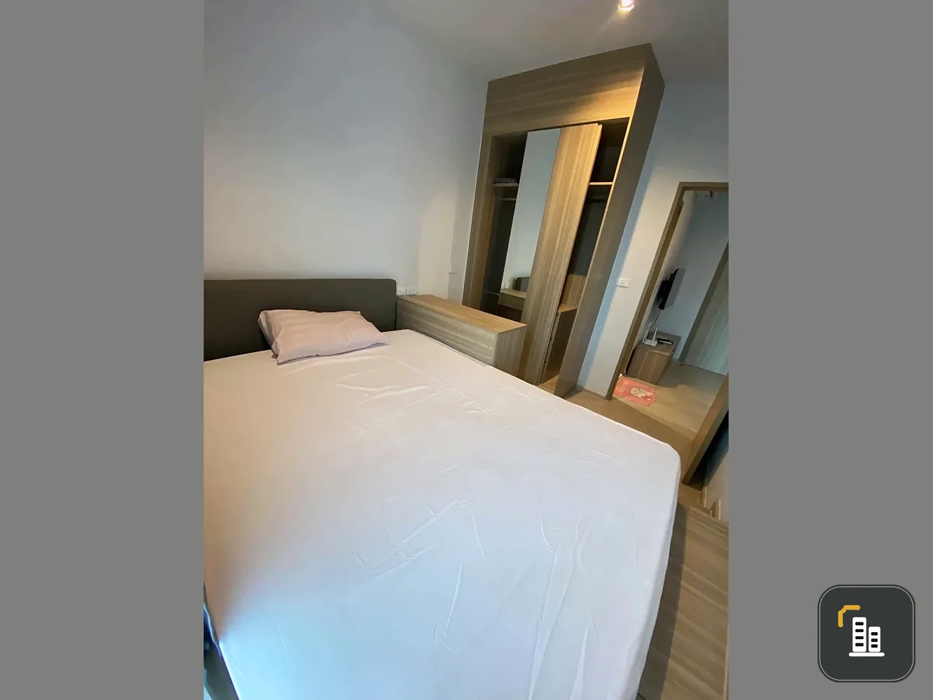 For rent: Altitude Unicorn Sathorn - Tha Phra. Nice room, fully furnished, convenient transportation. Book now!