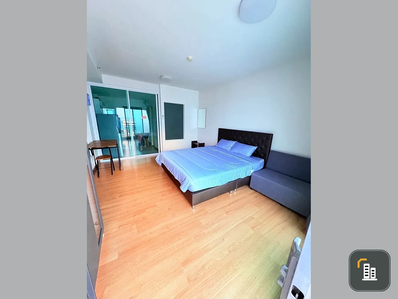 For rent: Supalai Marey Pattaya. Very high floor (32nd floor) with amazing city views. First come, first served.