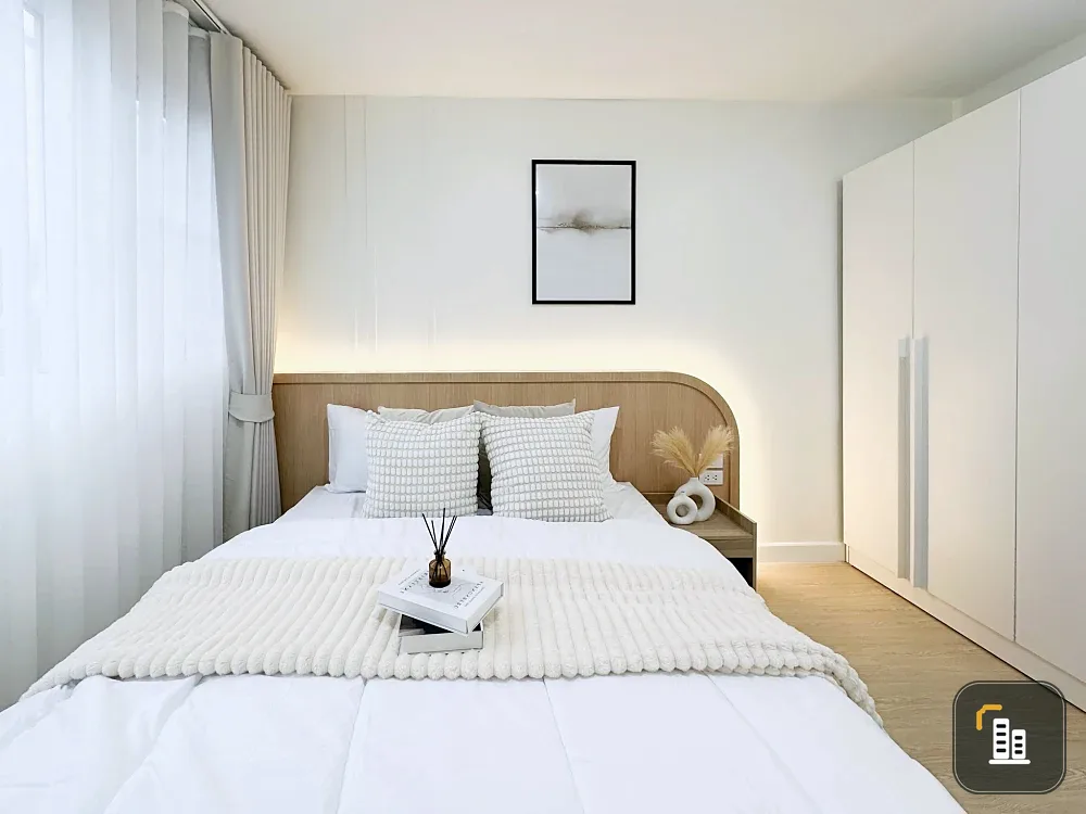 Selling Metro Park Sathorn. Features SPC flooring and a beautiful minimalist design – simple yet appealing. Book now!