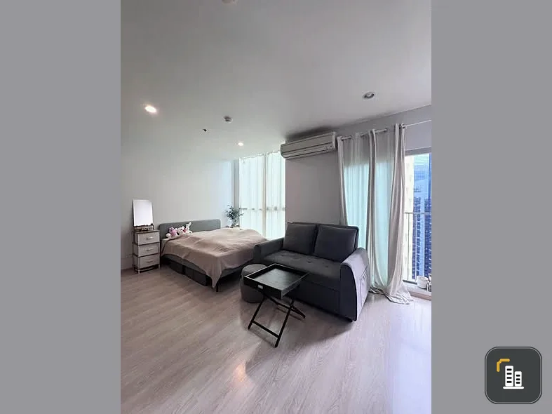 For rent: Noble Revolve Ratchada, 1 bedroom, 1 bathroom, fully furnished, convenient location. Don't miss out!
