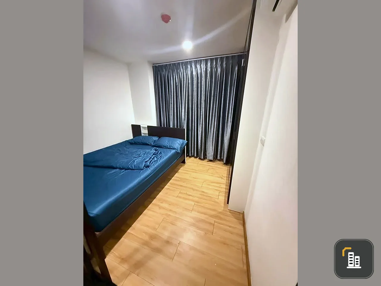 Selling a fully furnished unit at Notting Hill Charoenkrung, 7th floor. Book now!