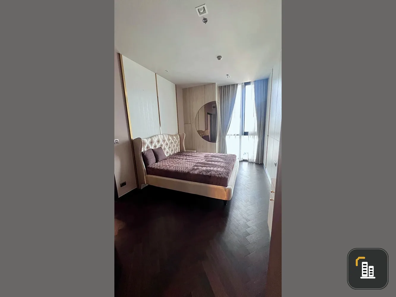 Selling The Monument Sanam Pao, 2-bedroom, 2-bathroom unit on a very high floor, fully furnished with high-quality furniture. Book now!