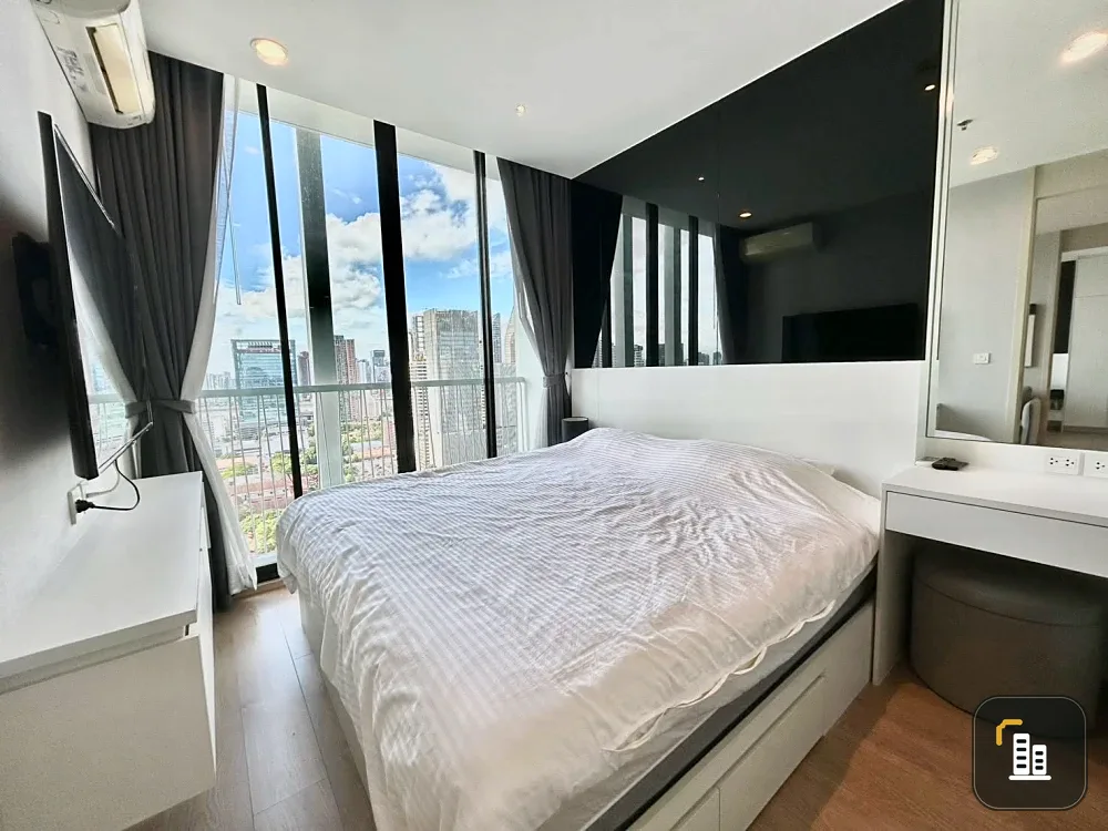 For rent: Noble Recole, spacious unit on a very high floor with built-in furniture. Book now before it's too late!