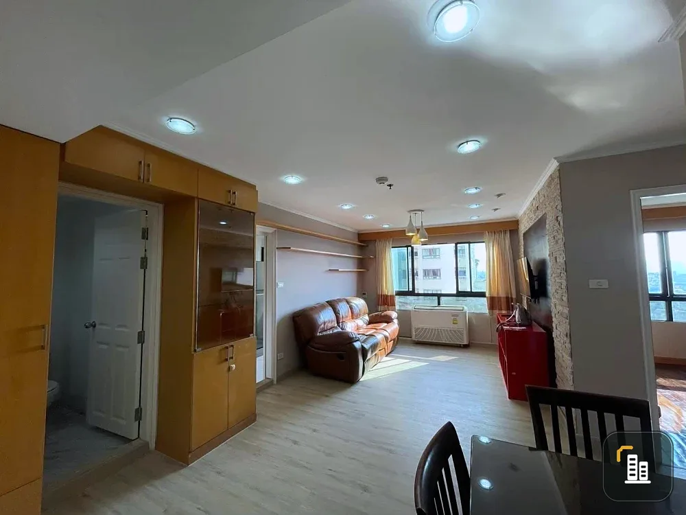 Selling a very large 2-bedroom, 2-bathroom unit at Lumpini Ville Phahol-Suthisarn. Spacious living area and fully furnished. Don't miss out!