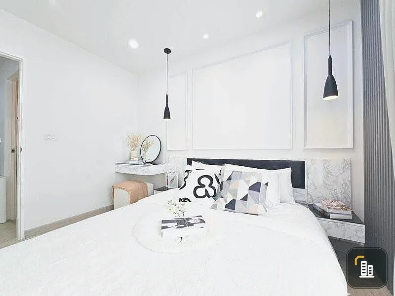 Selling I CONDO Sukhumvit 105. Beautifully decorated unit with complete furniture and appliances. Don't miss out!