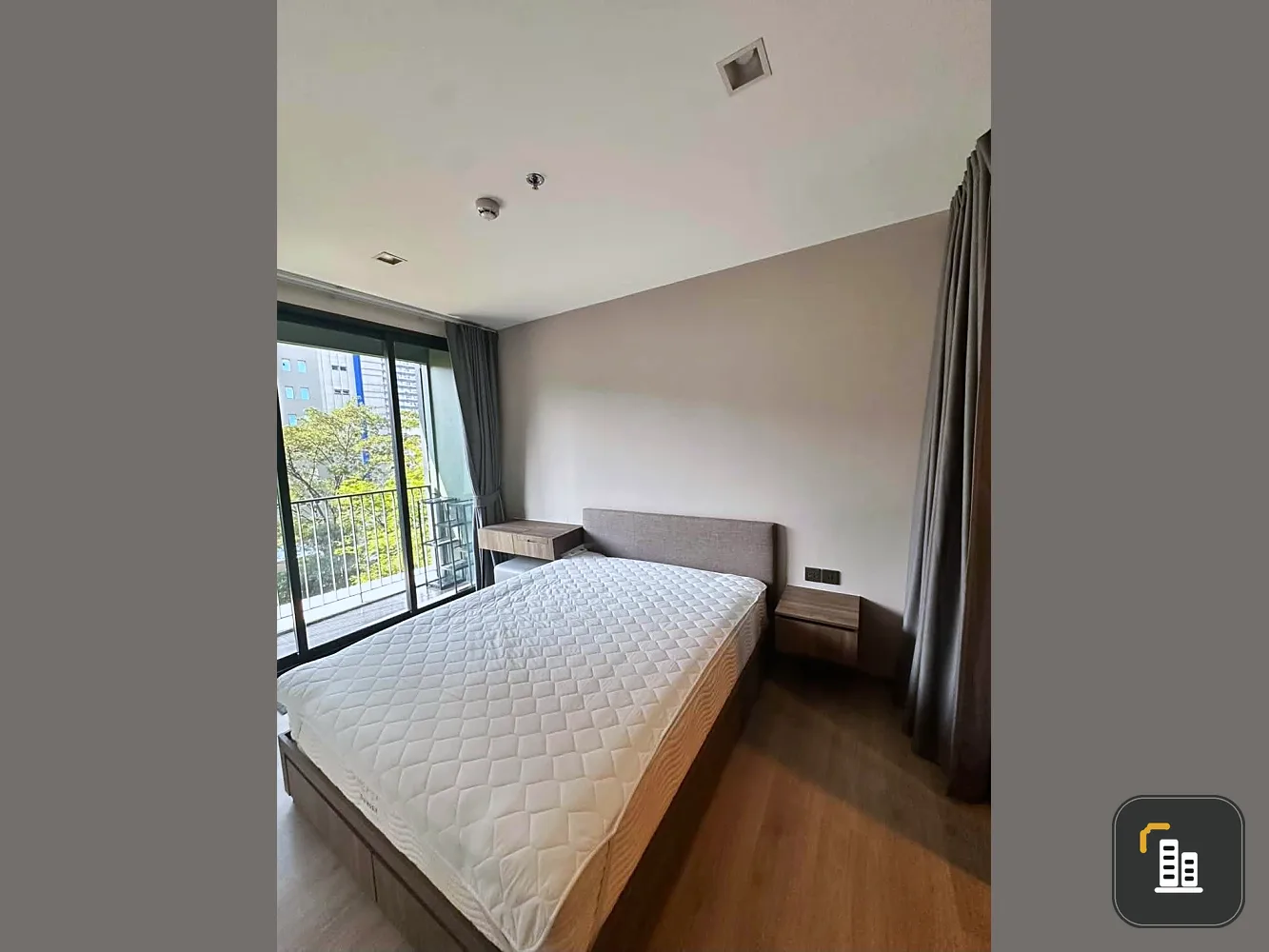 For sale or rent: The Line Phaholyothin Park. Nice unit with built-in furniture and complete appliances. Book now!