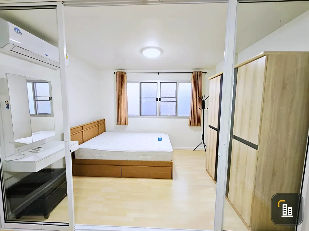 Selling D Condo Onnut-Suvarnabhumi, corner unit, less crowded, great location, convenient transportation. Book now!