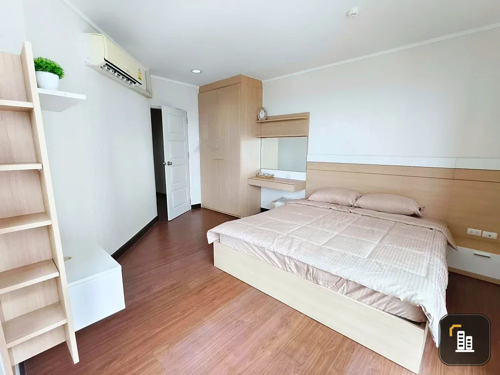 Selling Akesin Place, 1 bedroom, 1 bathroom. Spacious living area and complete amenities. Don't miss out!