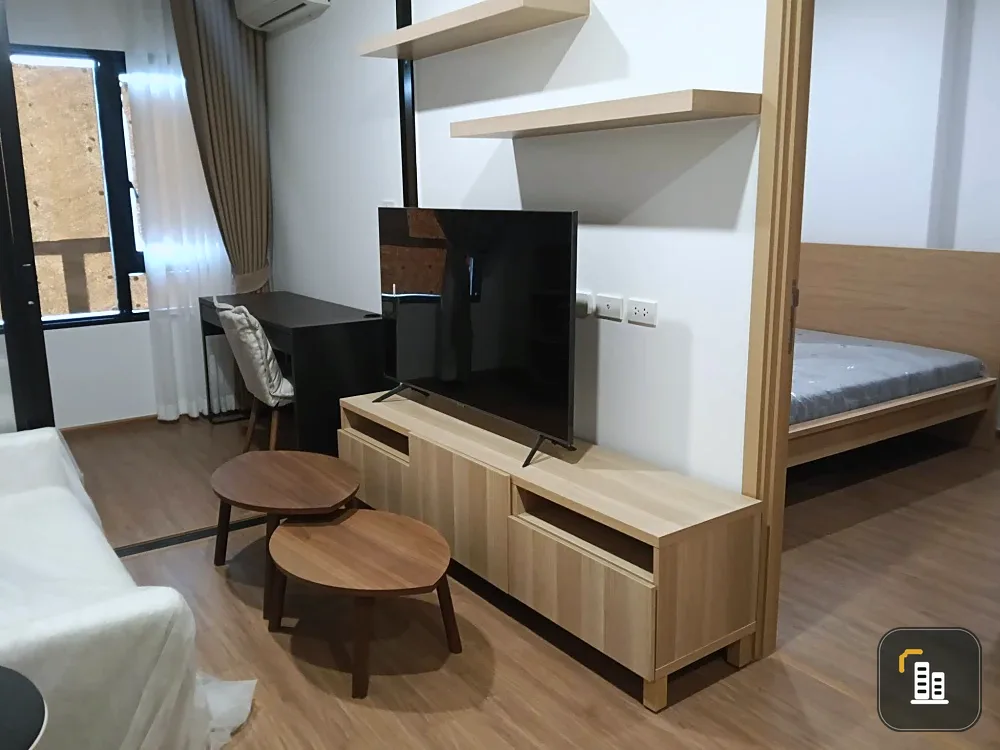 For rent: The Livin Phetkasem 37, 1 bedroom, 1 multipurpose room, fully furnished with appliances. Convenient and comfortable living in one unit.