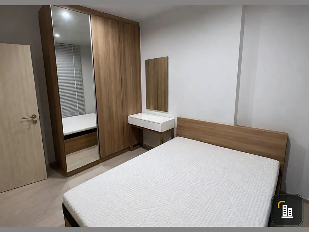 Selling Nue Noble Centre Bangna. Well-designed space with complete functionality, fully furnished and equipped with appliances.