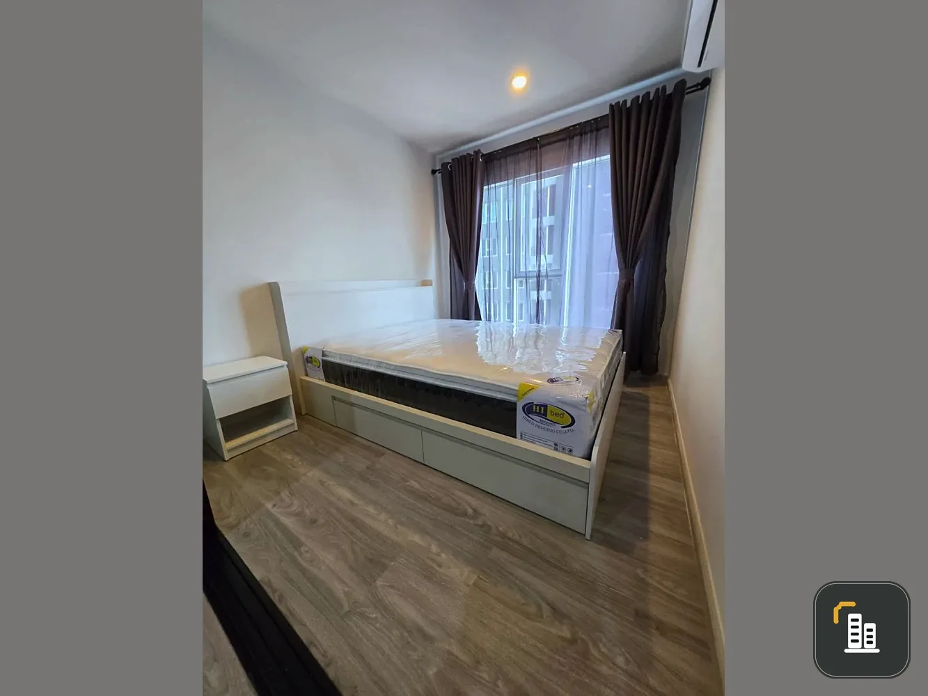 Condo for rent at Regent Home Bangna. The unit is partitioned into separate, well-defined zones. Amazing price! Book now, don't miss this opportunity!