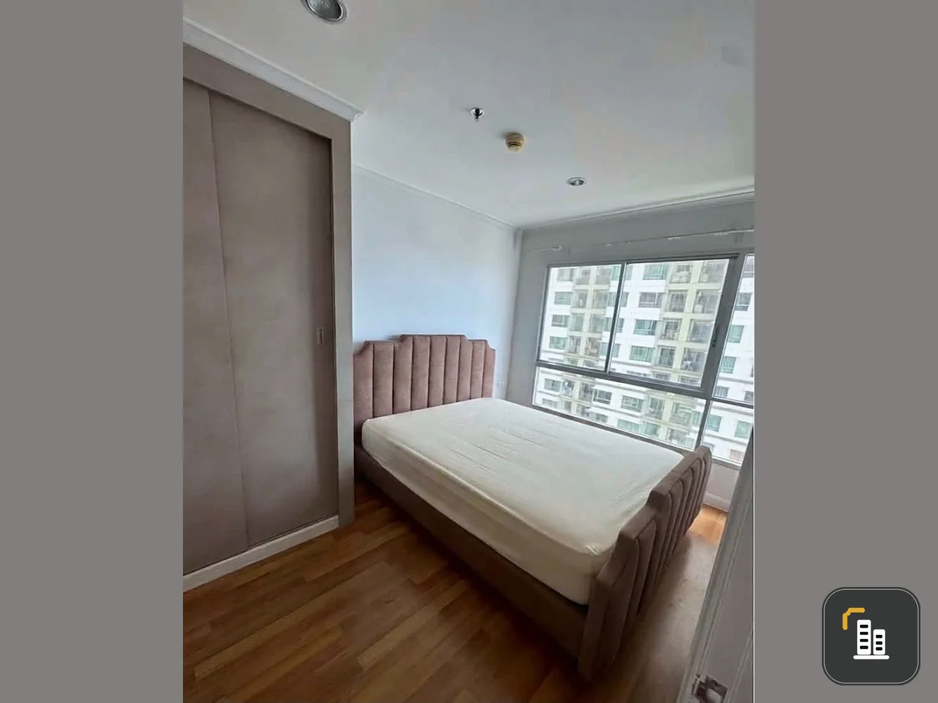 For rent: Lumpini Park Riverside - Rama 3. A lovely room in a great location with beautiful views and complete amenities. Book now!