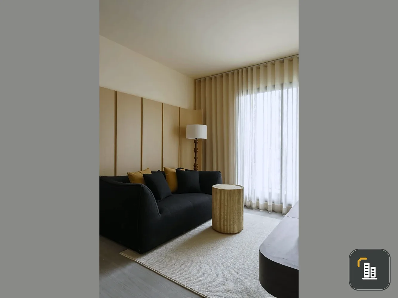 For rent: Life Asoke-Rama 9, 2-bedroom unit with separate kitchen, unobstructed canal view, fully furnished and equipped with appliances.