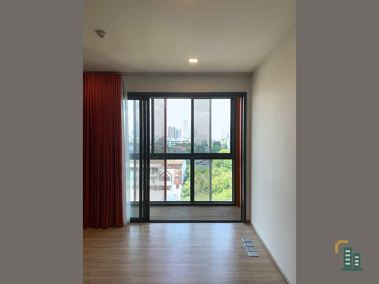 Selling Taka Haus 1-bedroom unit with spacious living area in a great location with convenient transportation. Book now!