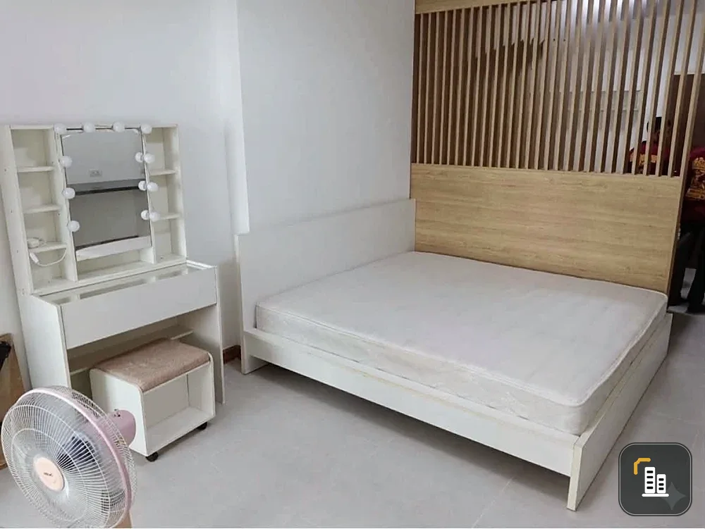 For rent: Supalai Park Kaset, a nice condo with high-quality built-in furniture, convenient transportation. Book now!