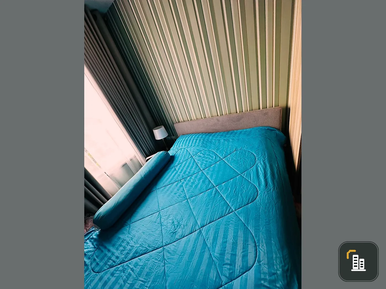 For rent: Chewathai Kaset Nawamin. Nice room, high-quality wallpaper, fully furnished. Don't miss out!