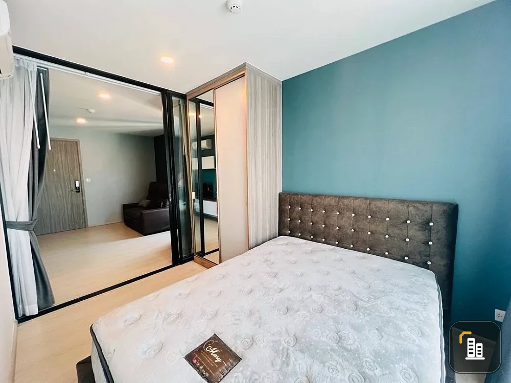 Selling Knightsbridge Phaholyothin-Interchange, 10th floor, corner unit, fully furnished. Book now!