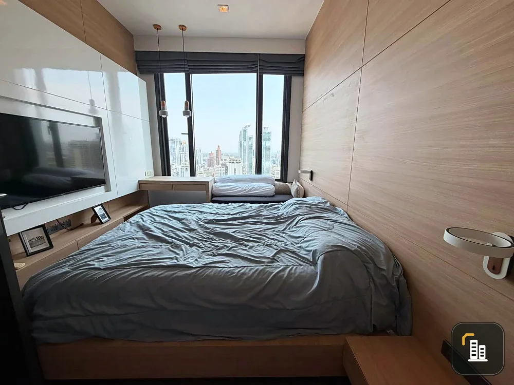 For sale or rent: Edge By Sansiri (Sukhumvit 23), 2 bedrooms, high-quality built-in furniture. Book now!