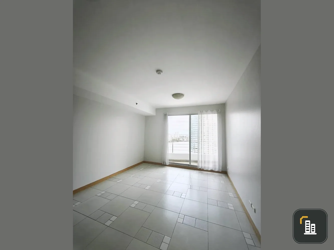 For rent: Supalai River Place, high floor, panoramic view, unobstructed panoramic view, wide view with no buildings blocking the view, auspicious loca