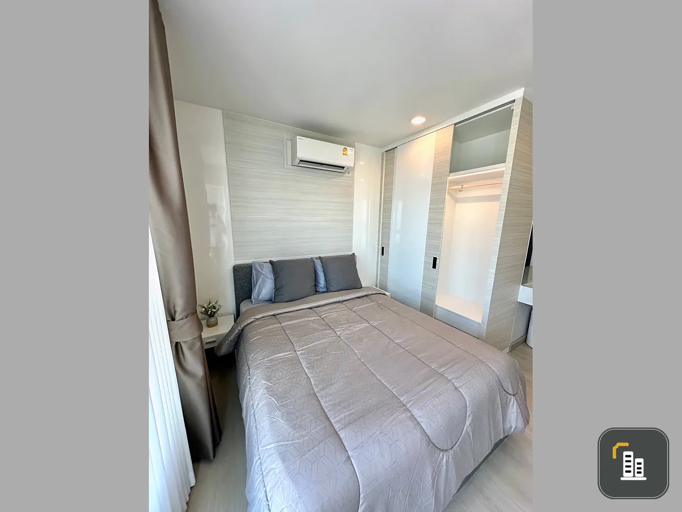 Diamond Sukhumvit for sale, 31st floor, great view, corner unit, fully furnished. Book now!