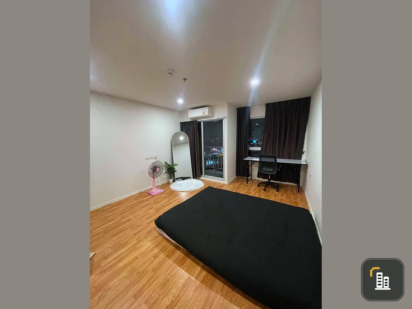 Selling a 22nd floor Lumpini Ville Pattanakarn-Srinakarin condo with expressway view. The unit is in good condition, has a beautiful view, and is very