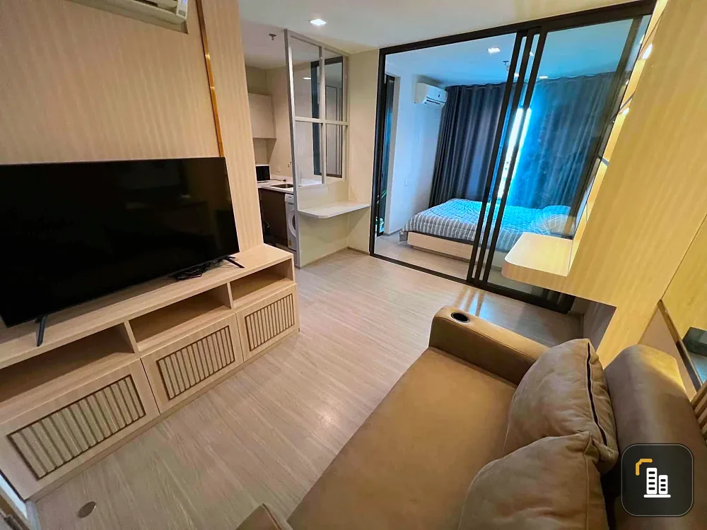 For rent: Life Sathorn - Sierra, 10th floor. Fully furnished with high-quality appliances. Don't miss this opportunity!