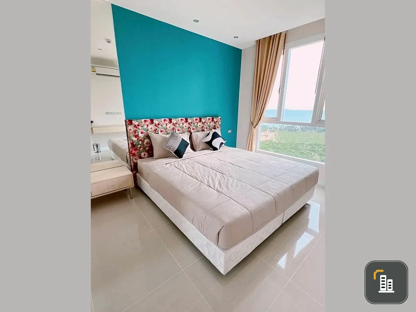 For rent: Grand Caribbean Resort Pattaya. Very high floor unit with ocean view. Beautiful room, exactly as pictured, fully furnished with all applianc