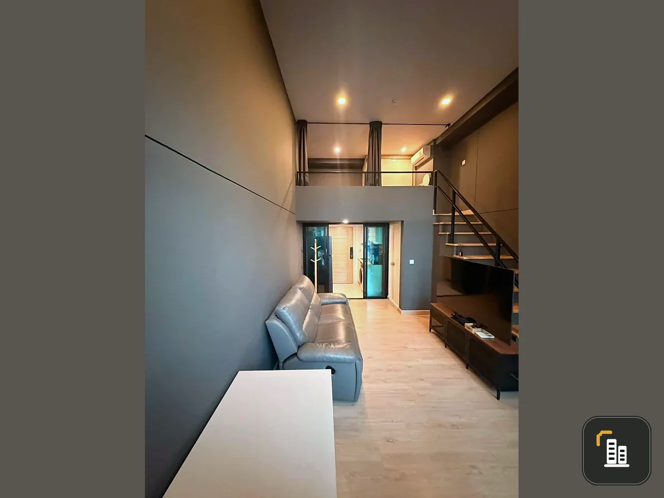Knightsbridge Tiwanon for rent. North-facing balcony, no direct sunlight, the room stays cool all year round. You can't miss this!