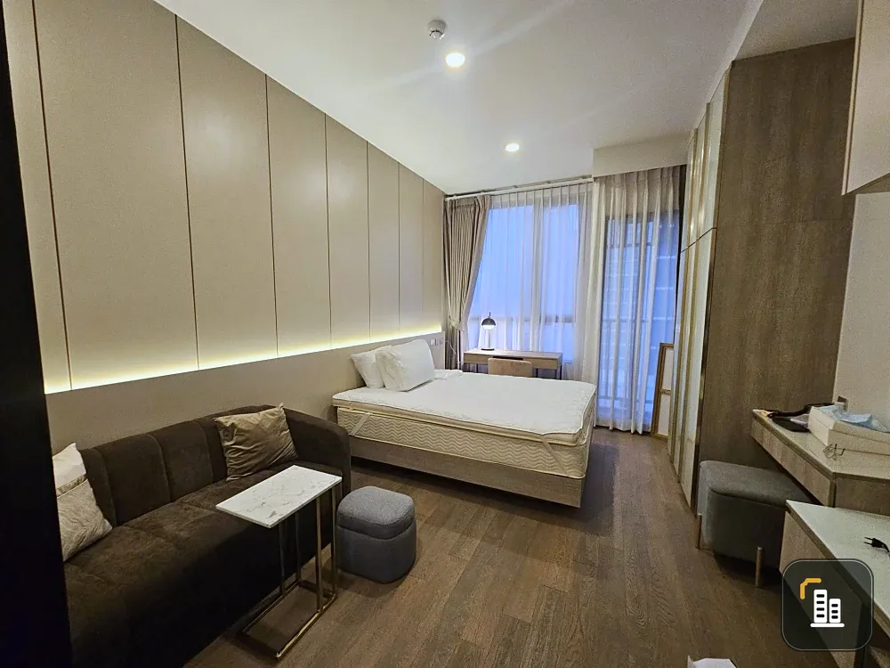 For rent: Origin Phaya Thai. The room is equipped with home automation and fully furnished. Ready to move in.