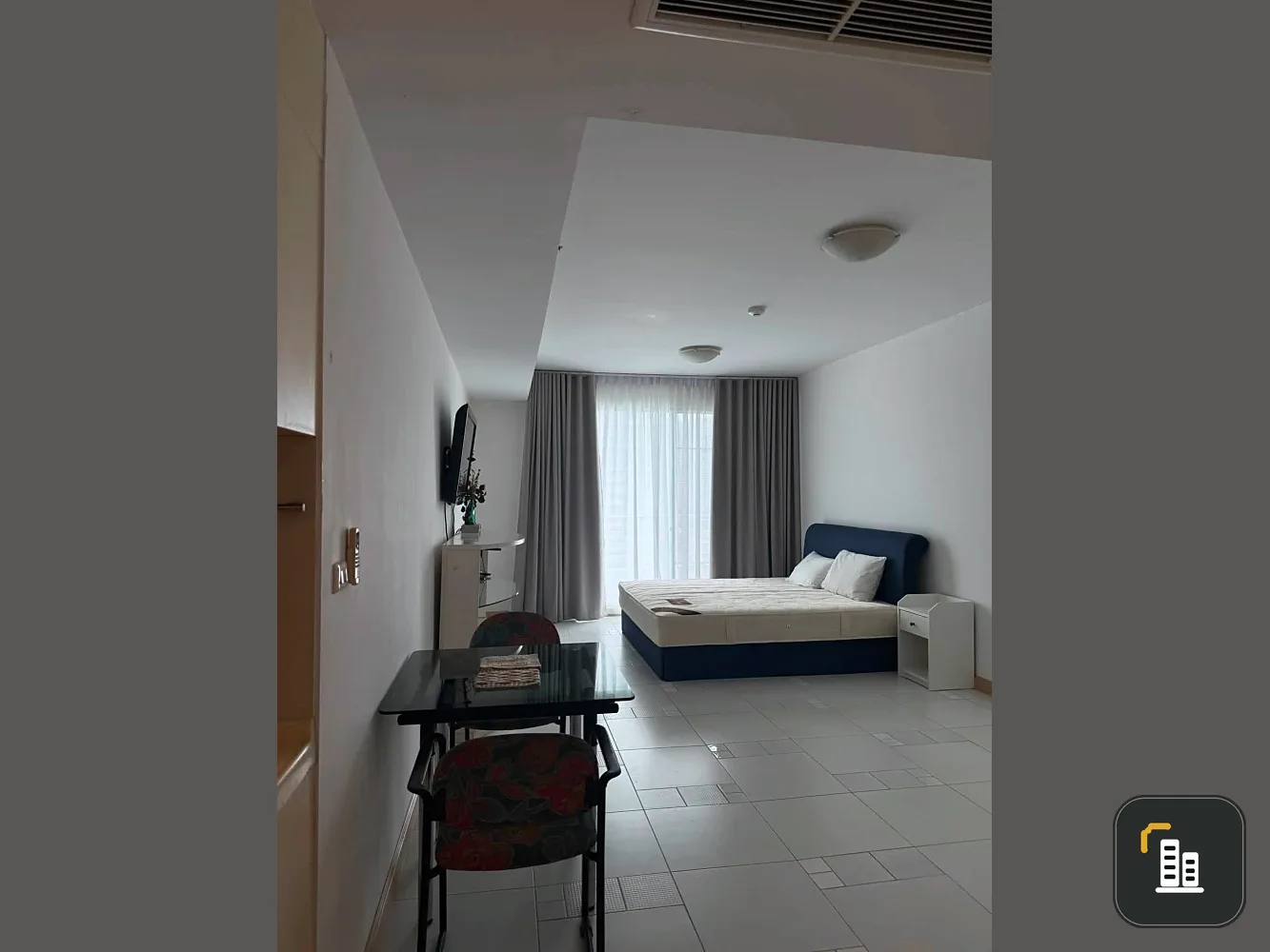 Supalai River Place condo for rent, with views of Asiatique and the Chao Phraya River. Fully furnished. Book now!