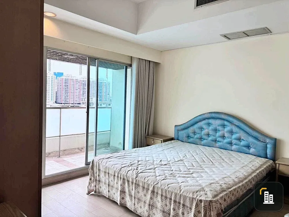 Condo for sale, Baan Nontree, spacious 2-bedroom, 2-bathroom unit with built-in wardrobes in both rooms. Don't miss out!