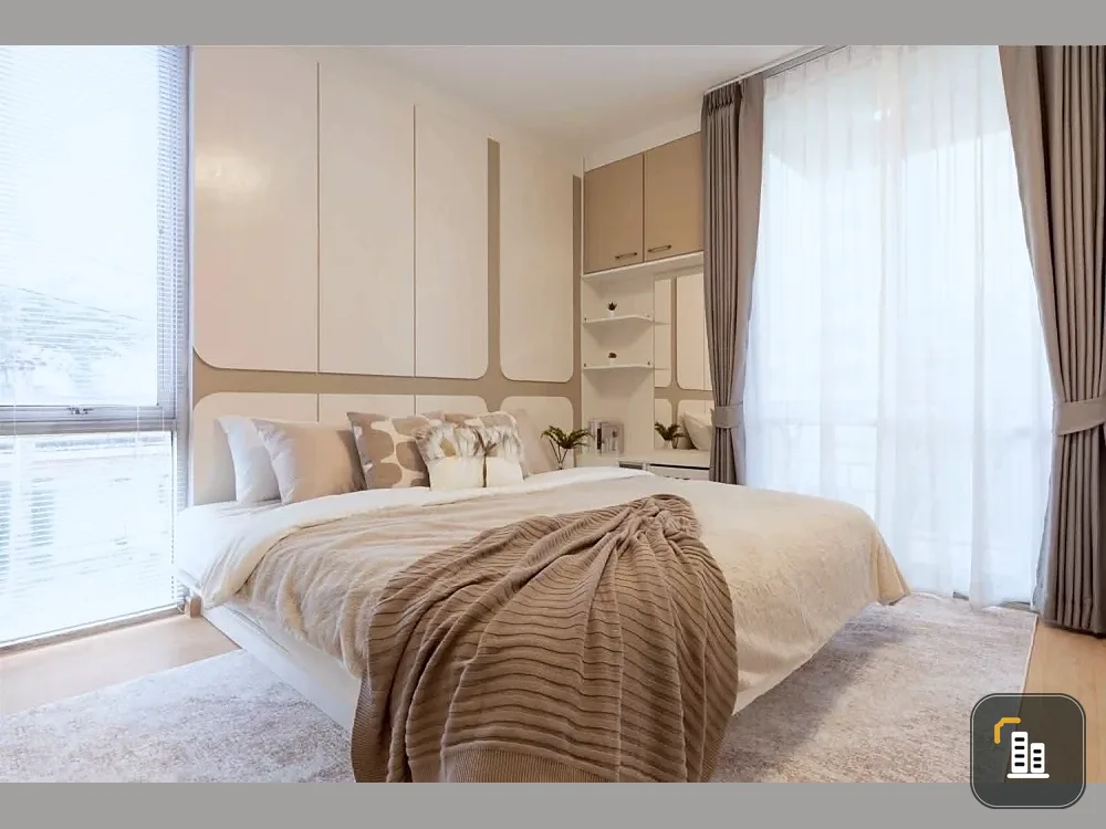 Selling a spacious and comfortable condo at The IRIS Rama 9-Srinakarin. Stunning built-in furnishings throughout. Don't miss out!