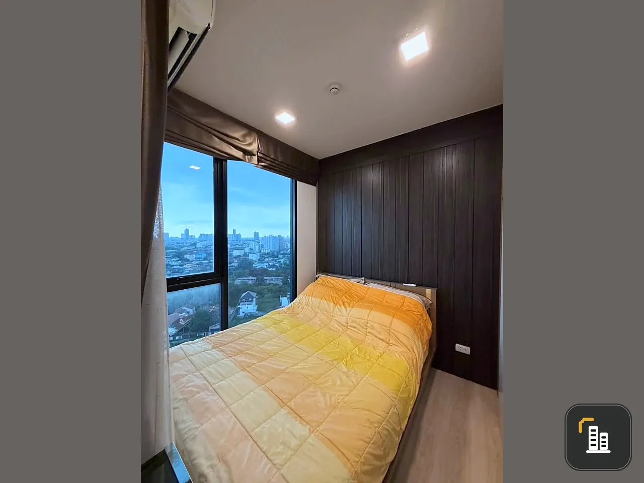 Selling Unio H Tiwanon, corner unit, at the end of the hallway. No one walks past the unit, ensuring peace and quiet. Easy access in and out.