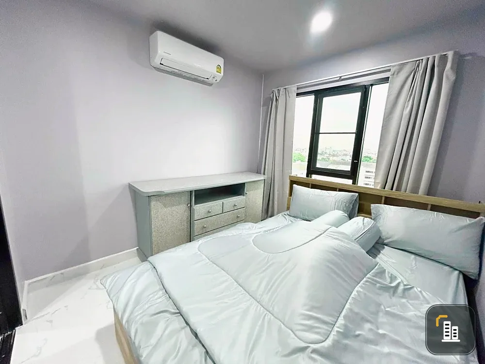Condo for rent at Rye Sukhumvit 101/1. The unit is partitioned into separate, well-defined zones. Amazing price! Book today!